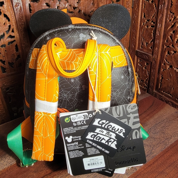 NWT Loungefly Disney Mickey Mouse Pumpkin Light Up Mini Backpack - Picture 3 of 11